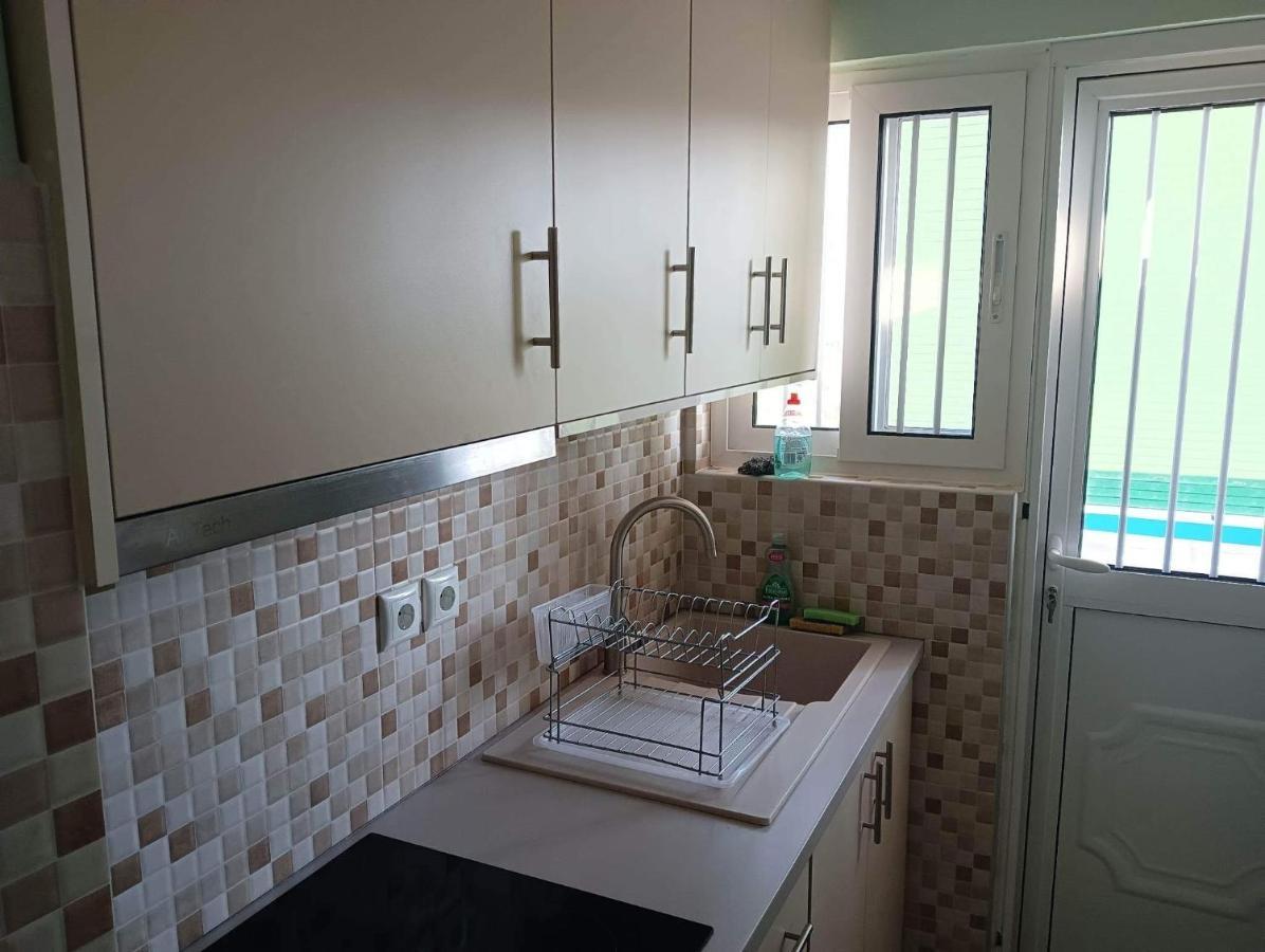 Apartment With Sea View Оропос Екстер'єр фото